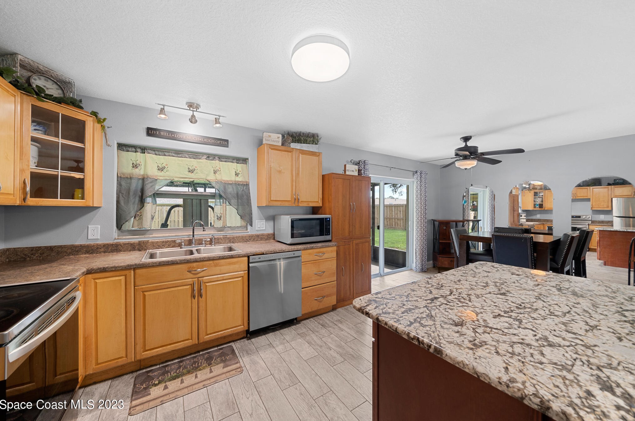 990 Emerald Rd, Melbourne FL 32909-3886 exterior