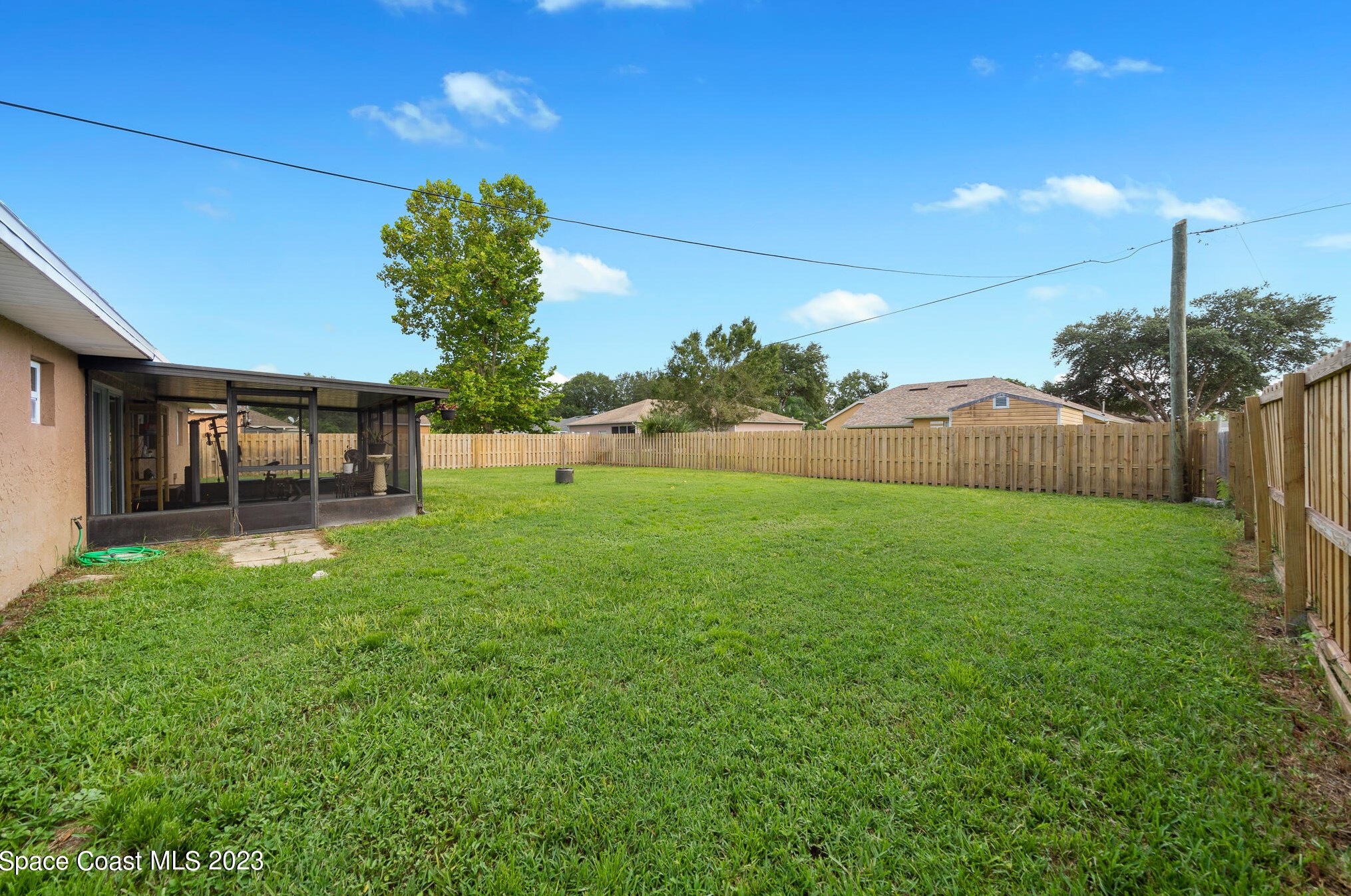 990 Emerald Rd, Melbourne FL 32909-3886 exterior