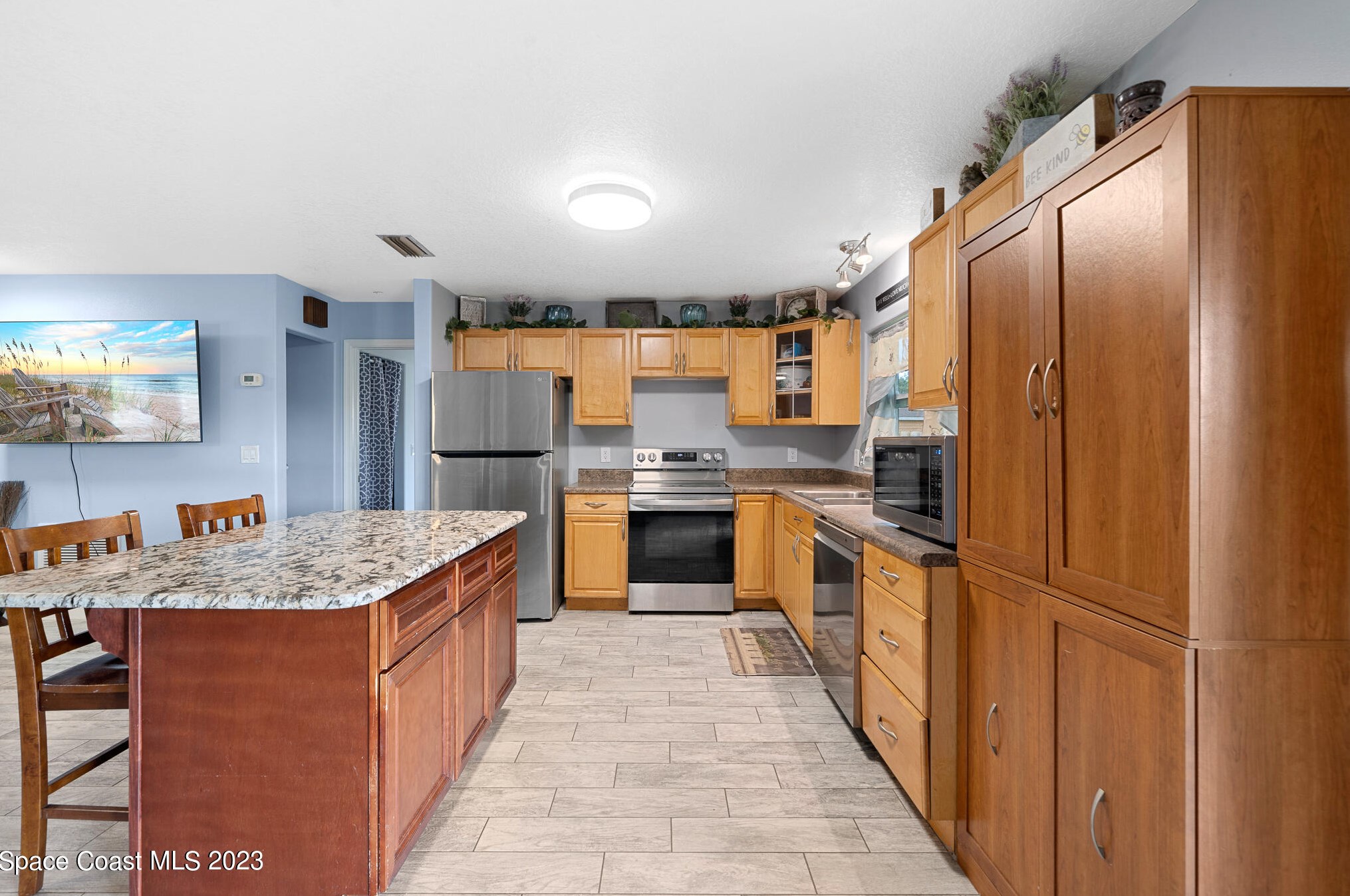 990 Emerald Rd, Melbourne FL 32909-3886 exterior