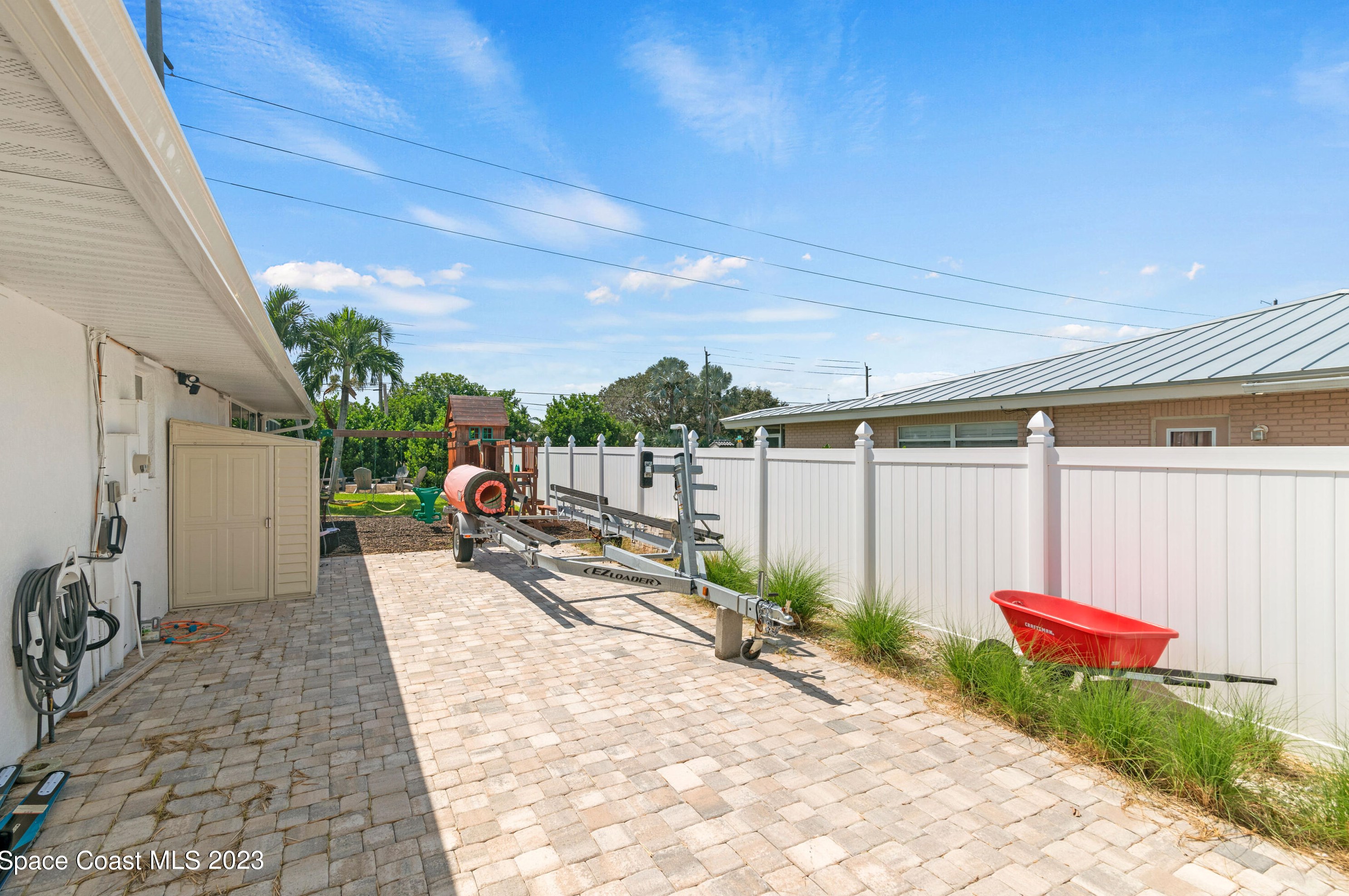 572 Spindle Palm Dr, Melbourne FL  32903-3855 exterior