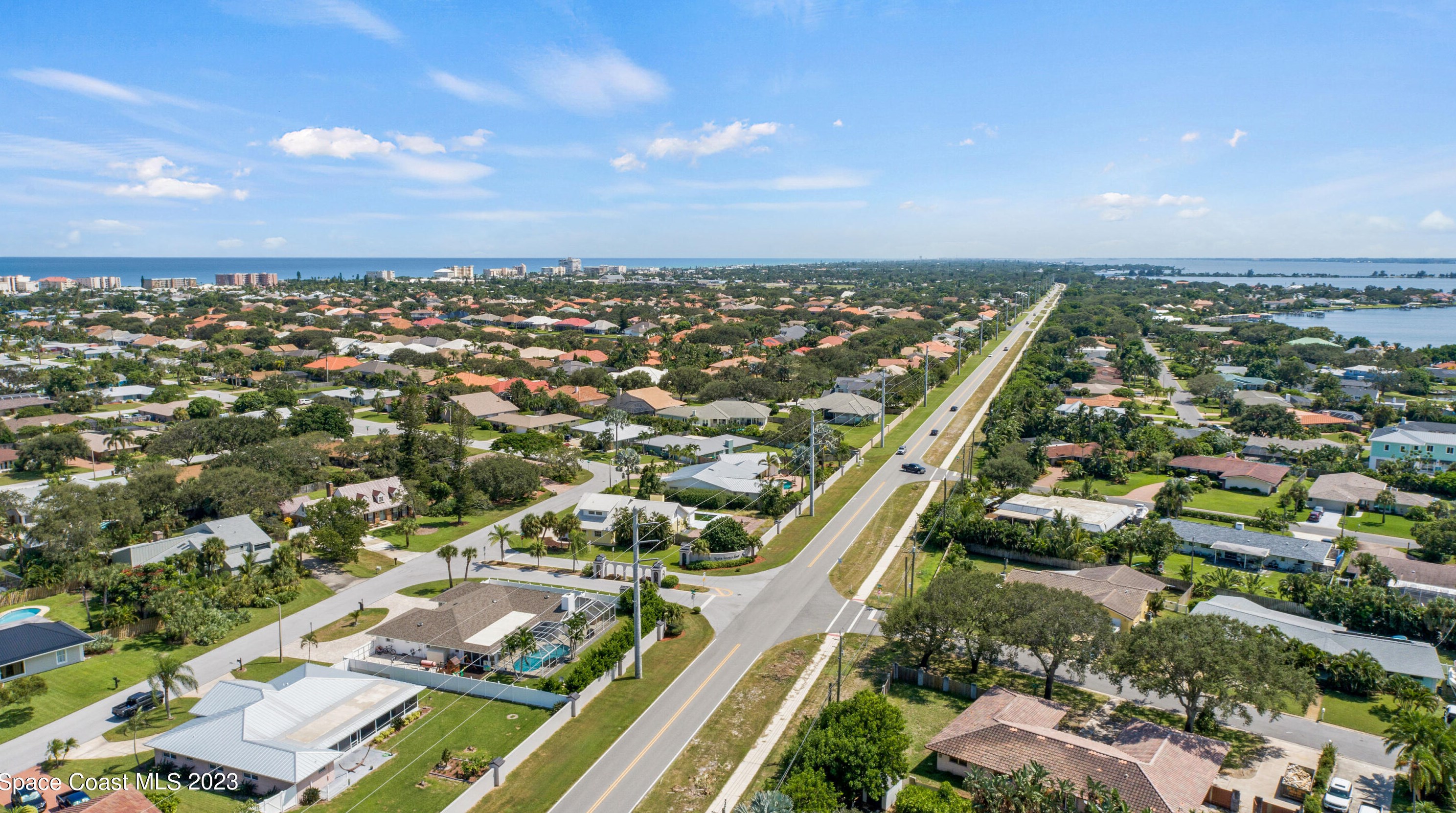 572 Spindle Palm Dr, Melbourne FL  32903-3855 exterior