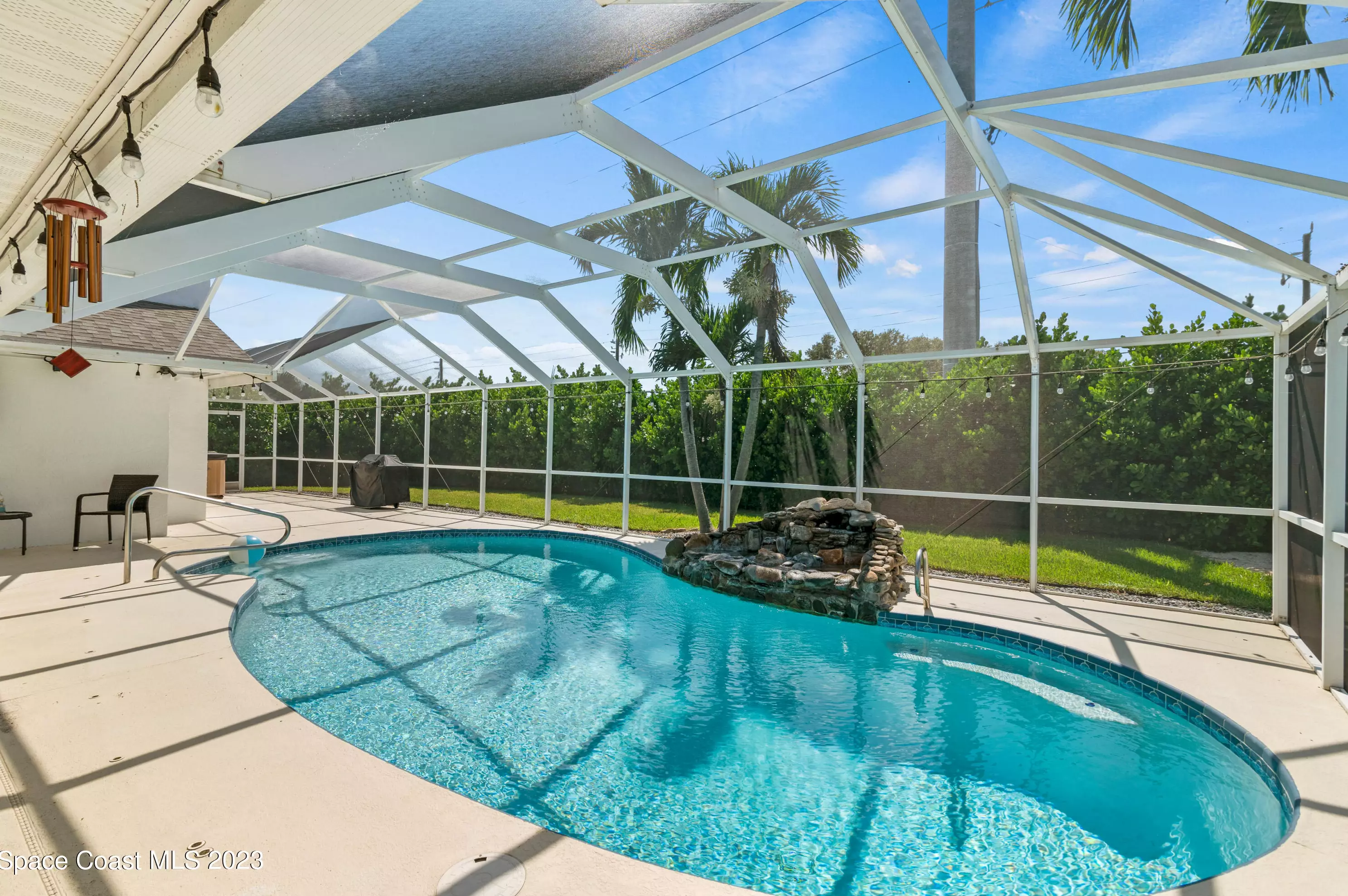 572 Spindle Palm Dr, Melbourne FL  32903-3855 exterior