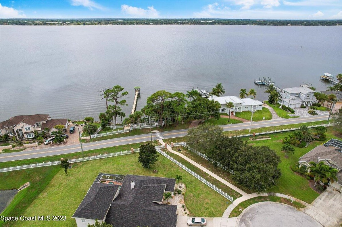 2622 Little Bend Pl, Merritt Island FL  32952-4162 exterior