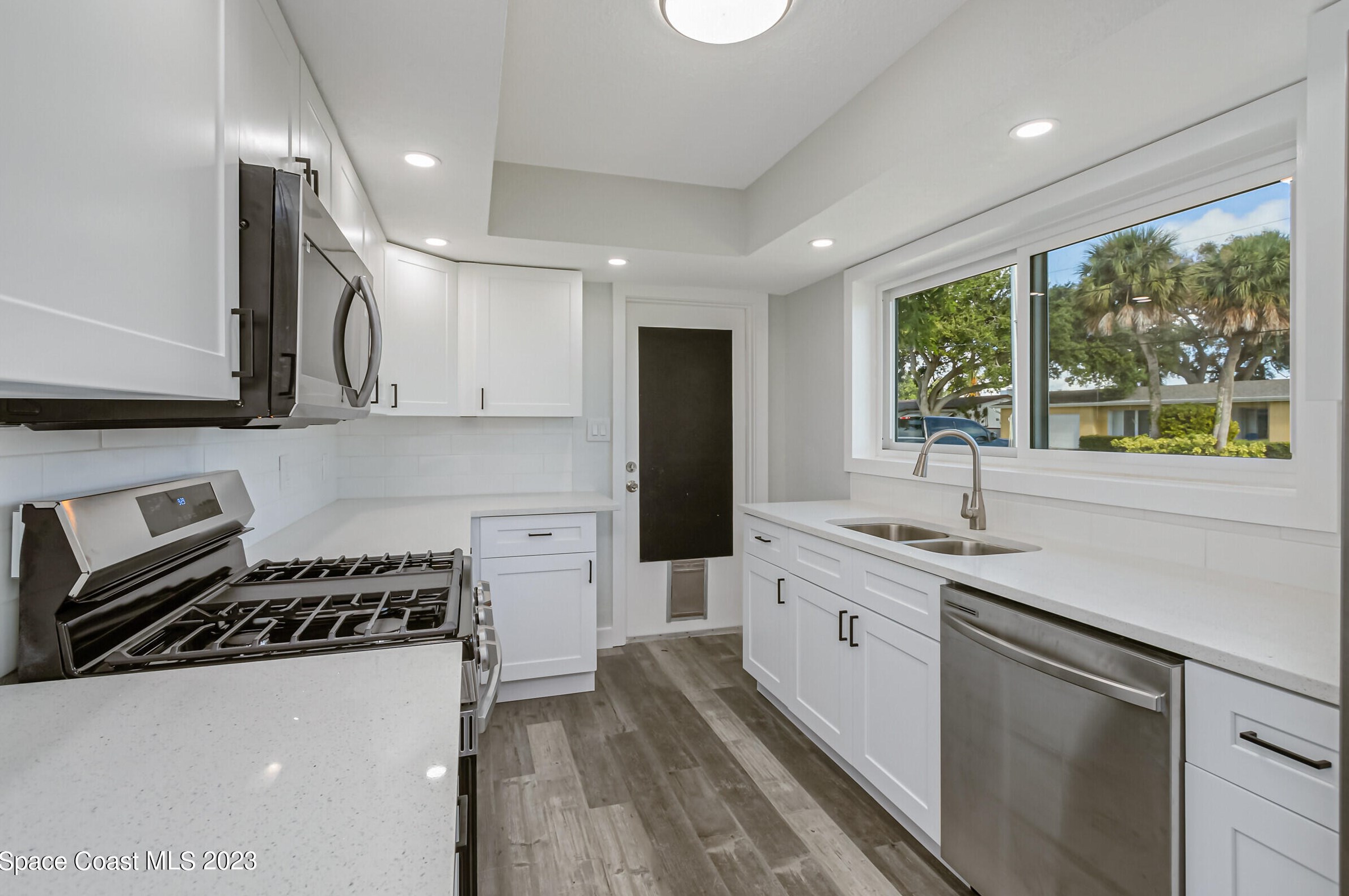 426 Neptune Dr, Melbourne FL  32907-1507 exterior