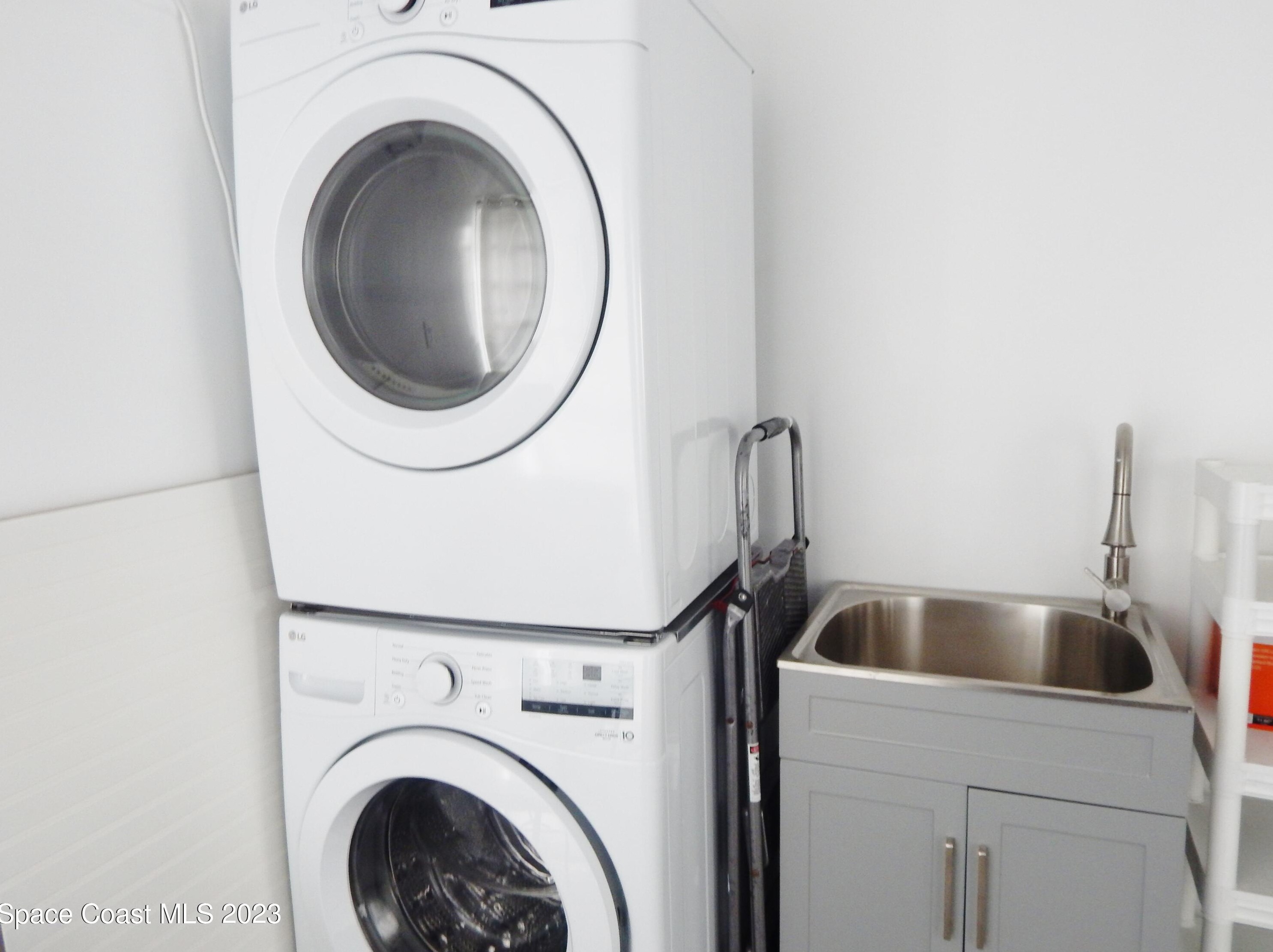 1431 Turkey Crk Dr, Melbourne FL  32905-4320 exterior