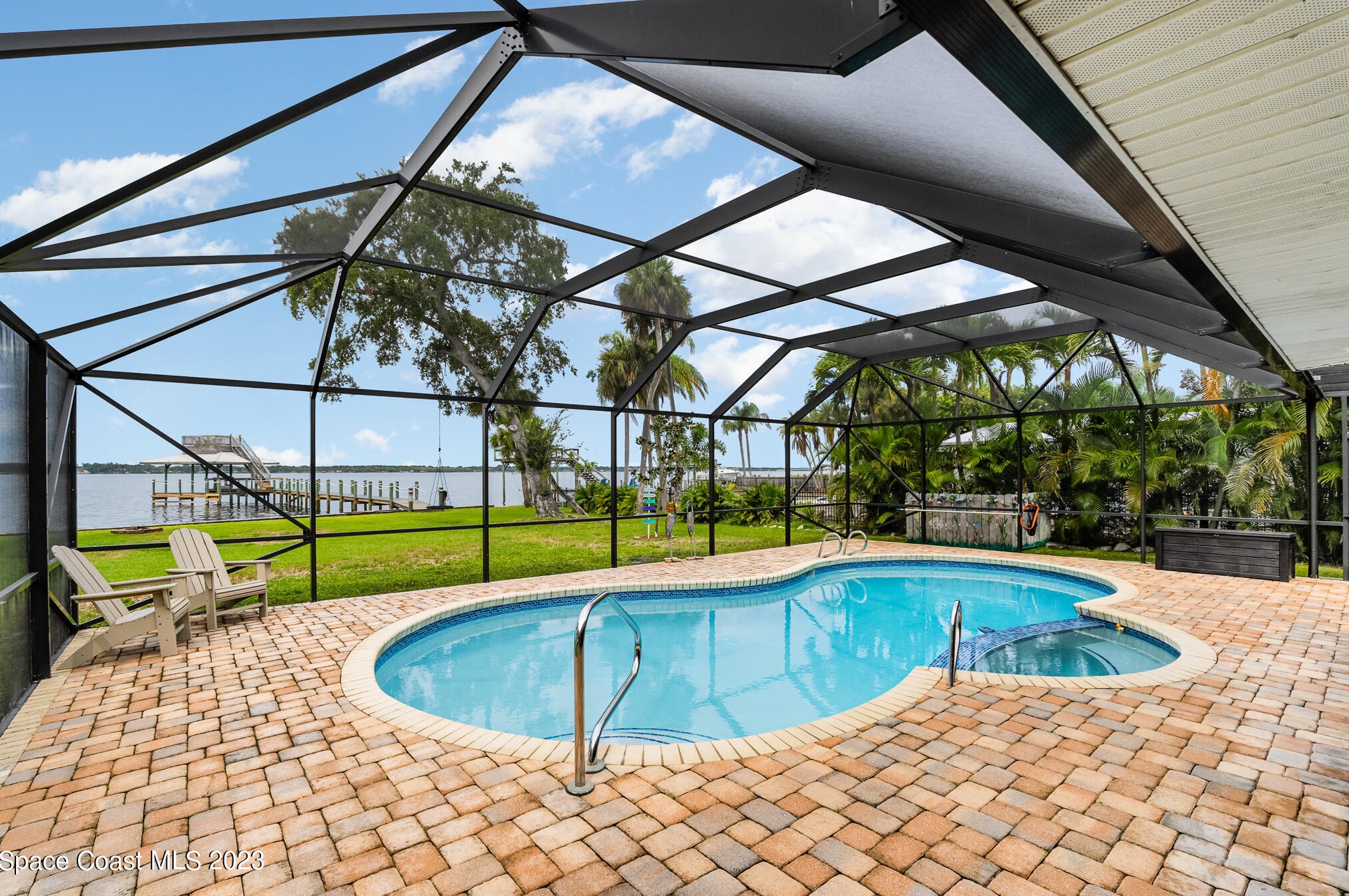 620 Lucas Pl, Merritt Island FL  32953-6002 exterior