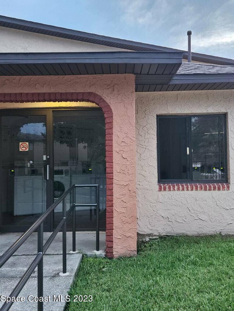 169 San Juan Cir, Melbourne FL 32935-5453 exterior