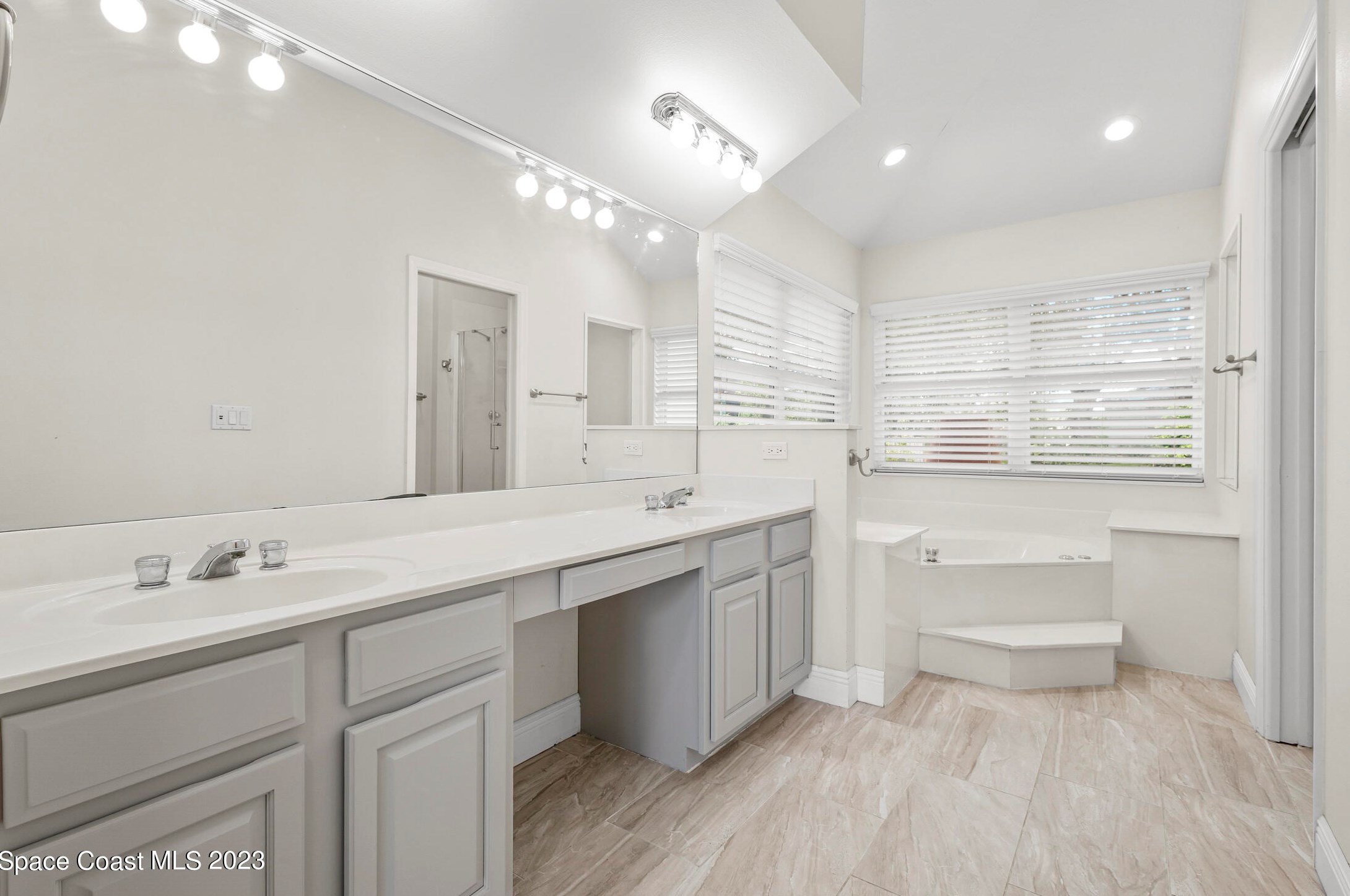 370 Oak Lake Pl, Merritt Island FL  32953-8226 exterior