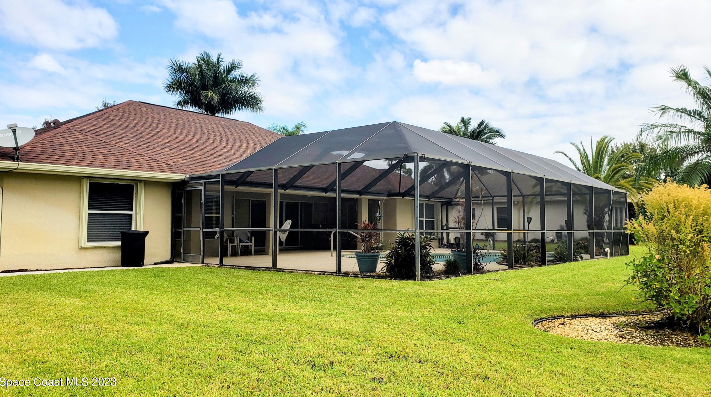 1832 Winding Rdg Cir, Melbourne FL  32909-2316 exterior