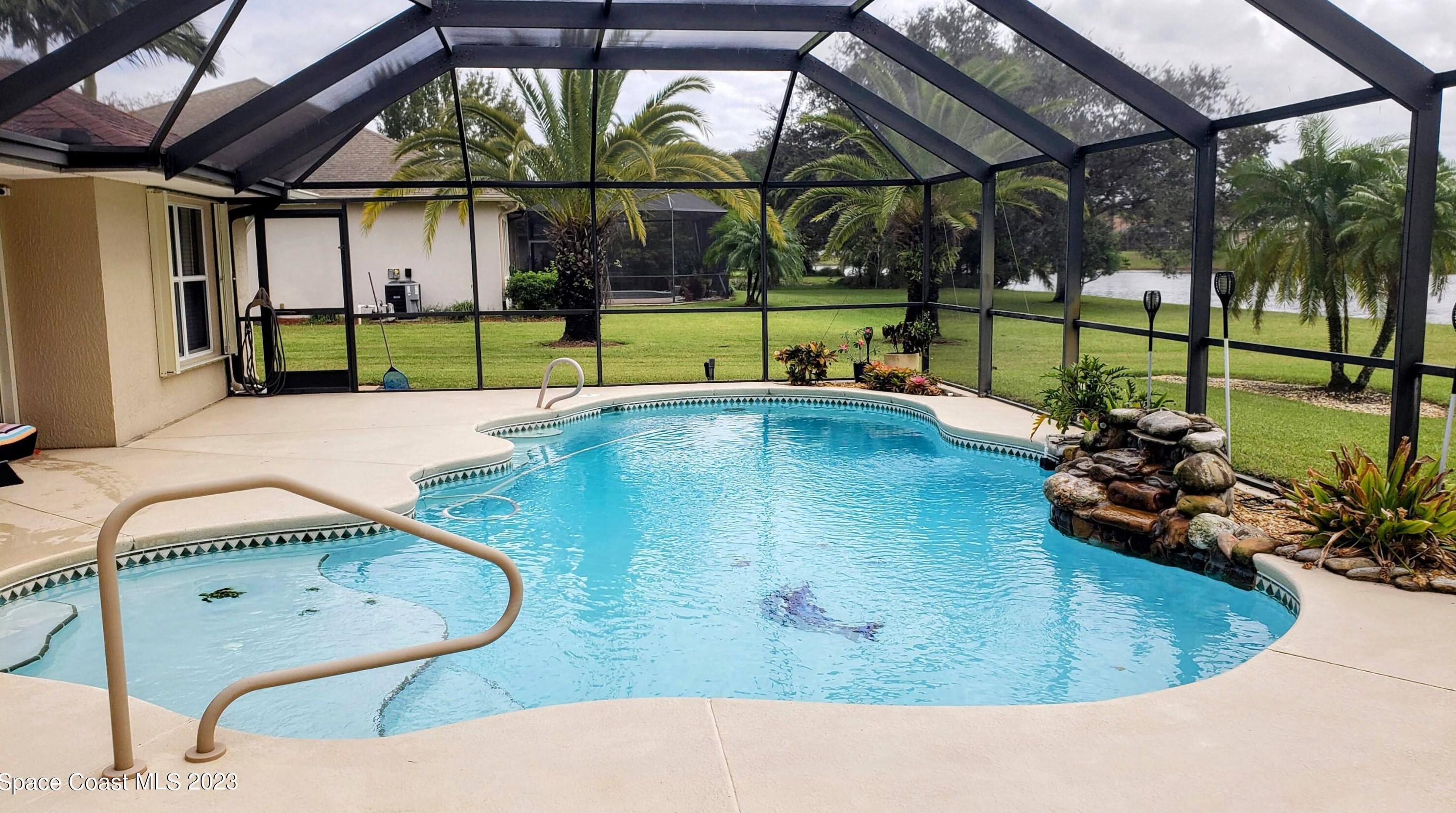 1832 Winding Rdg Cir, Melbourne FL  32909-2316 exterior