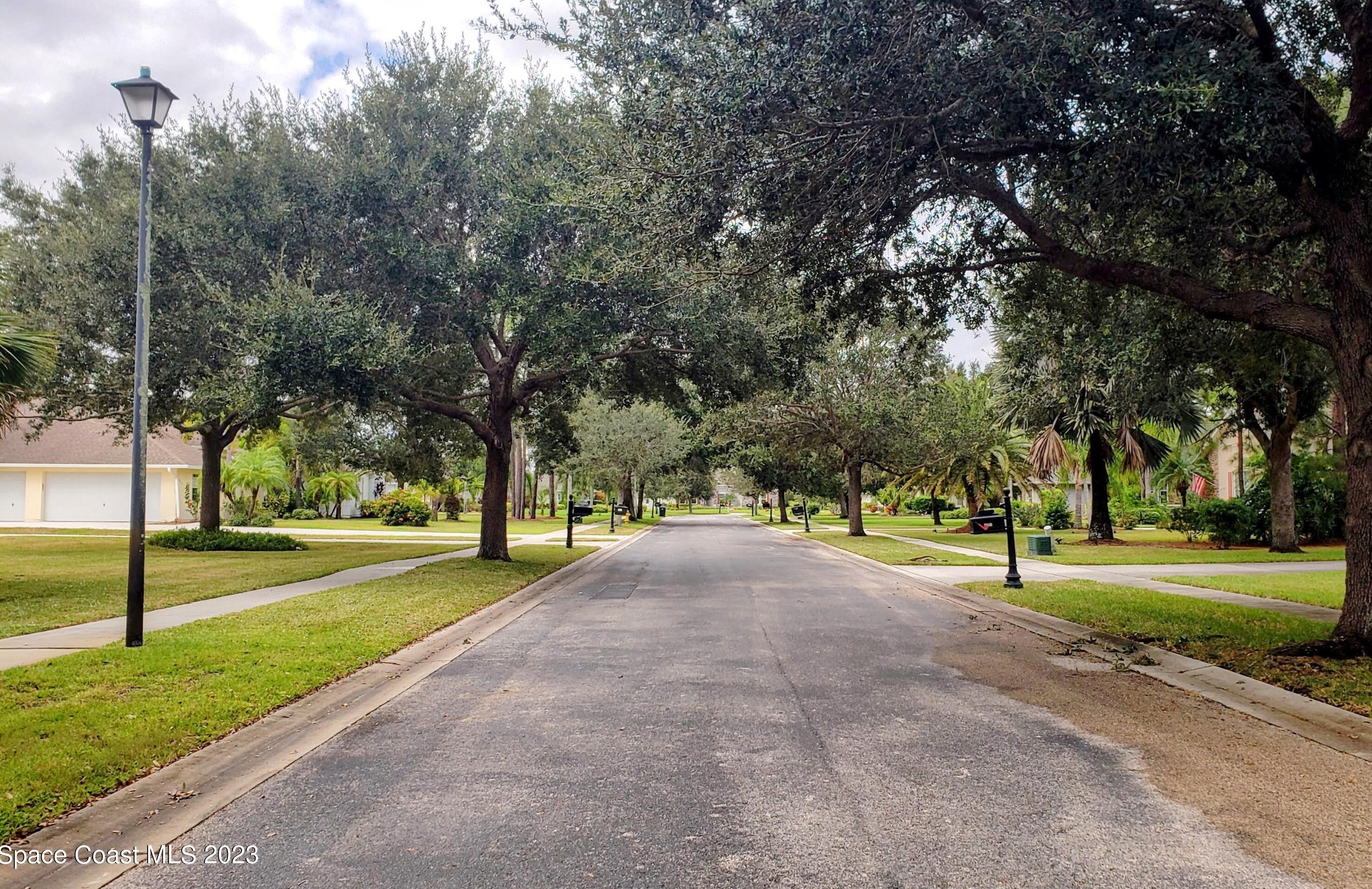 1832 Winding Rdg Cir, Melbourne FL  32909-2316 exterior