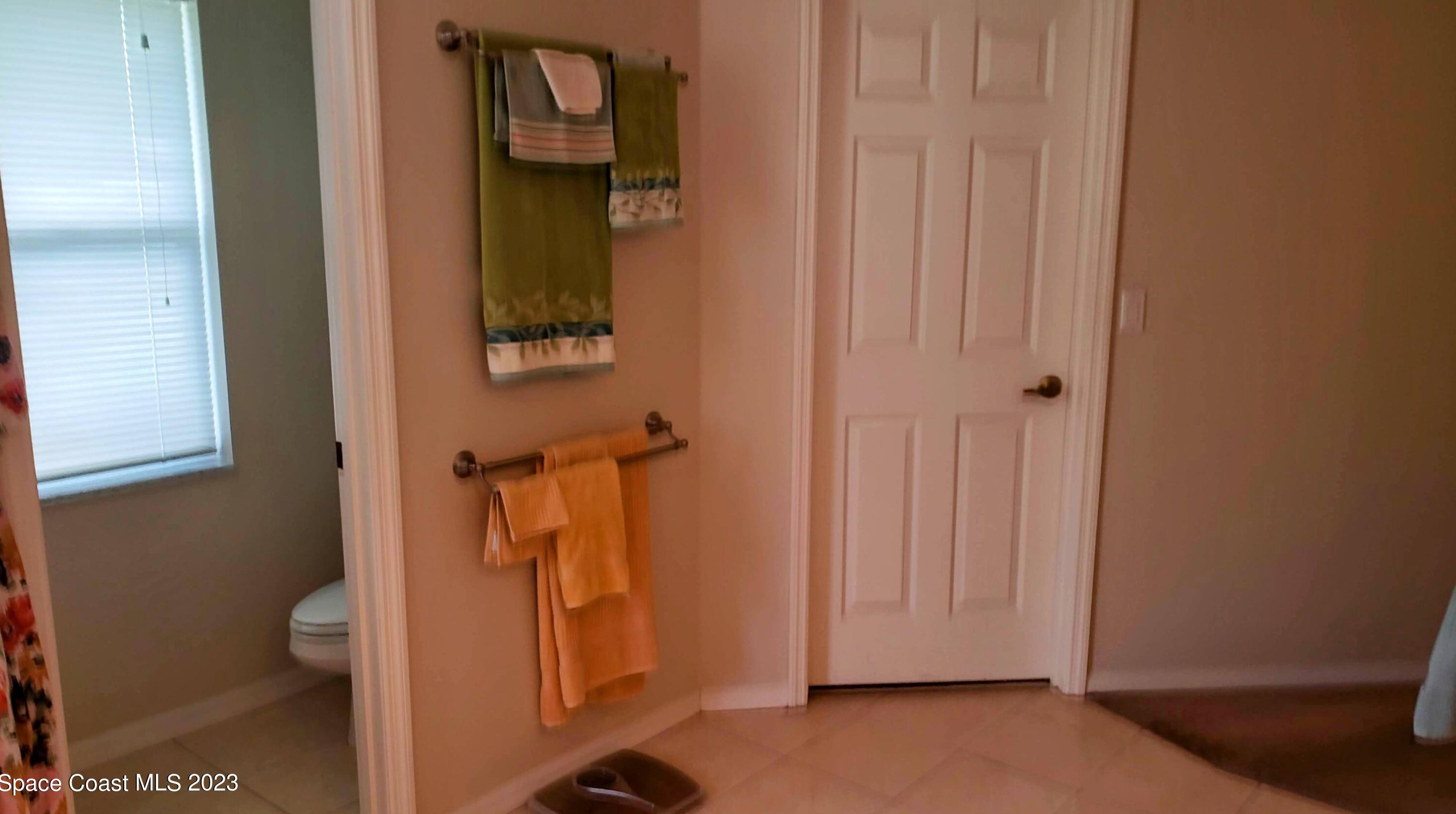 1832 Winding Rdg Cir, Melbourne FL  32909-2316 exterior