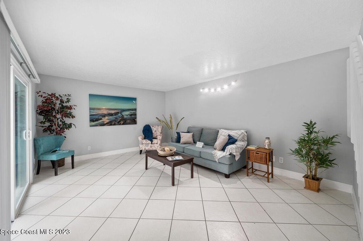 1212 Vista Oaks Cir, Melbourne FL  32905-3130 exterior