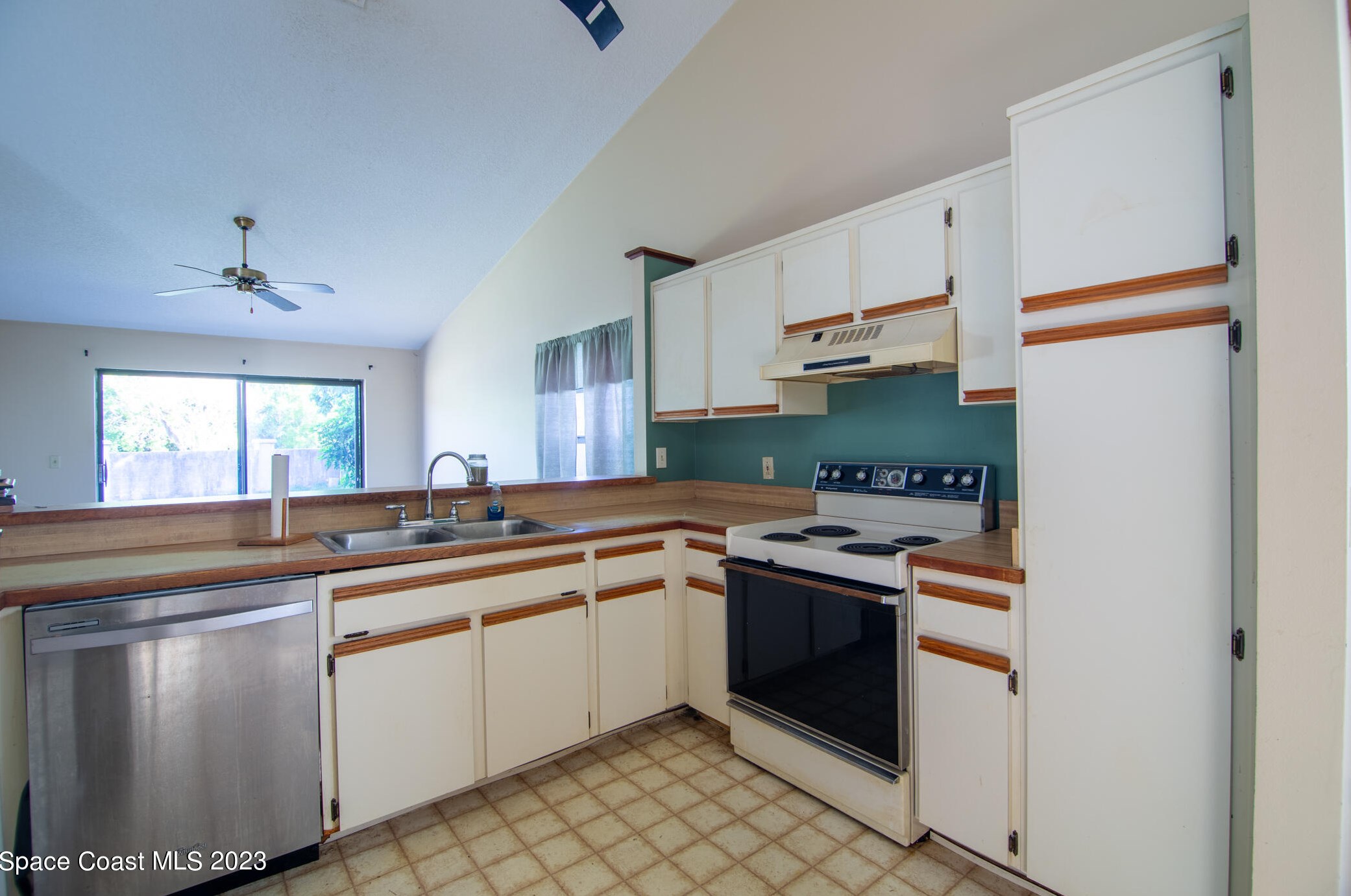 1816 Clover Cir, Melbourne FL  32935-5575 exterior