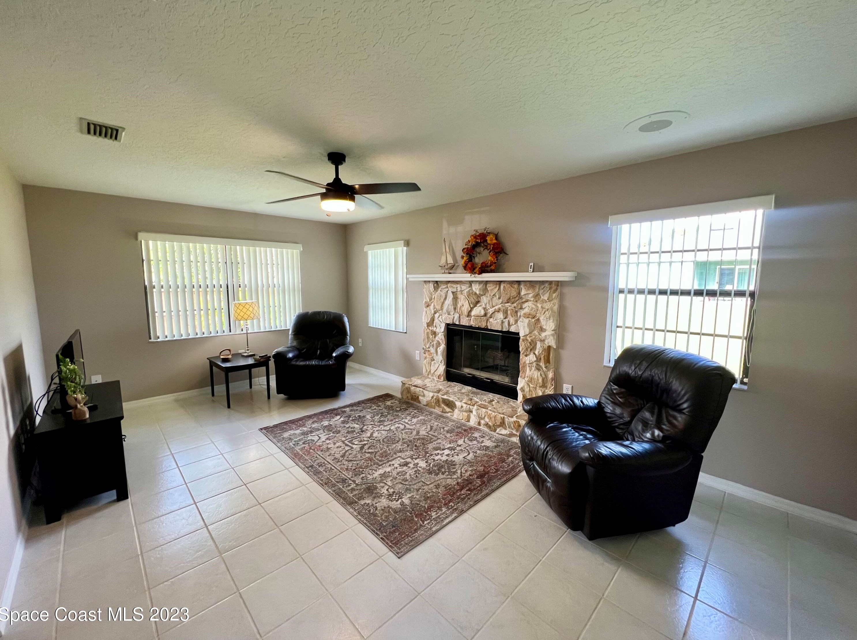 1583 Heartwellville St, Melbourne FL  32907-7062 exterior