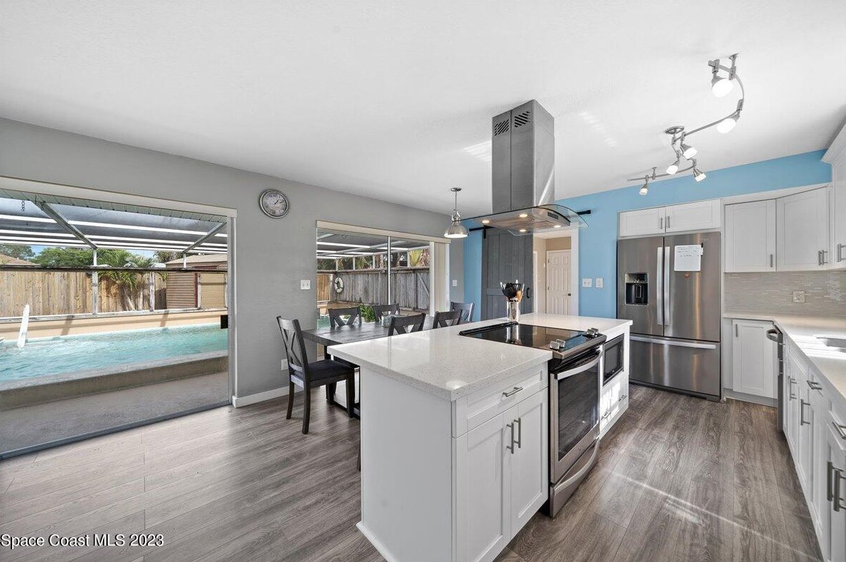 502 Kennwood Ave, Merritt Island FL 32952-3784 exterior