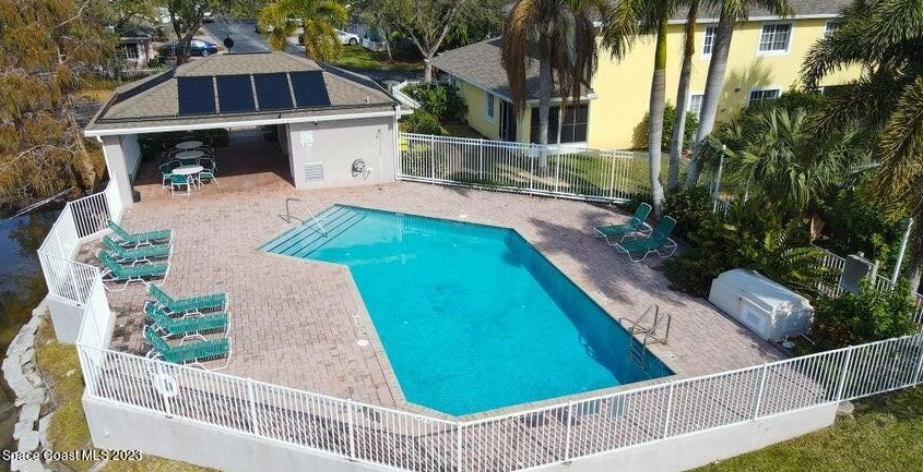 2463 Hemingway Ln, Merritt Island FL 32953-4048 exterior