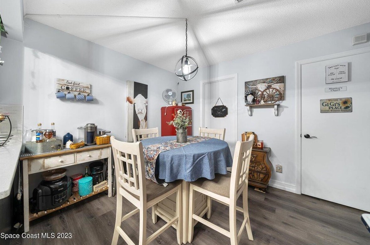 2113 Vista Oaks Cir, Melbourne FL  32905-3121 exterior