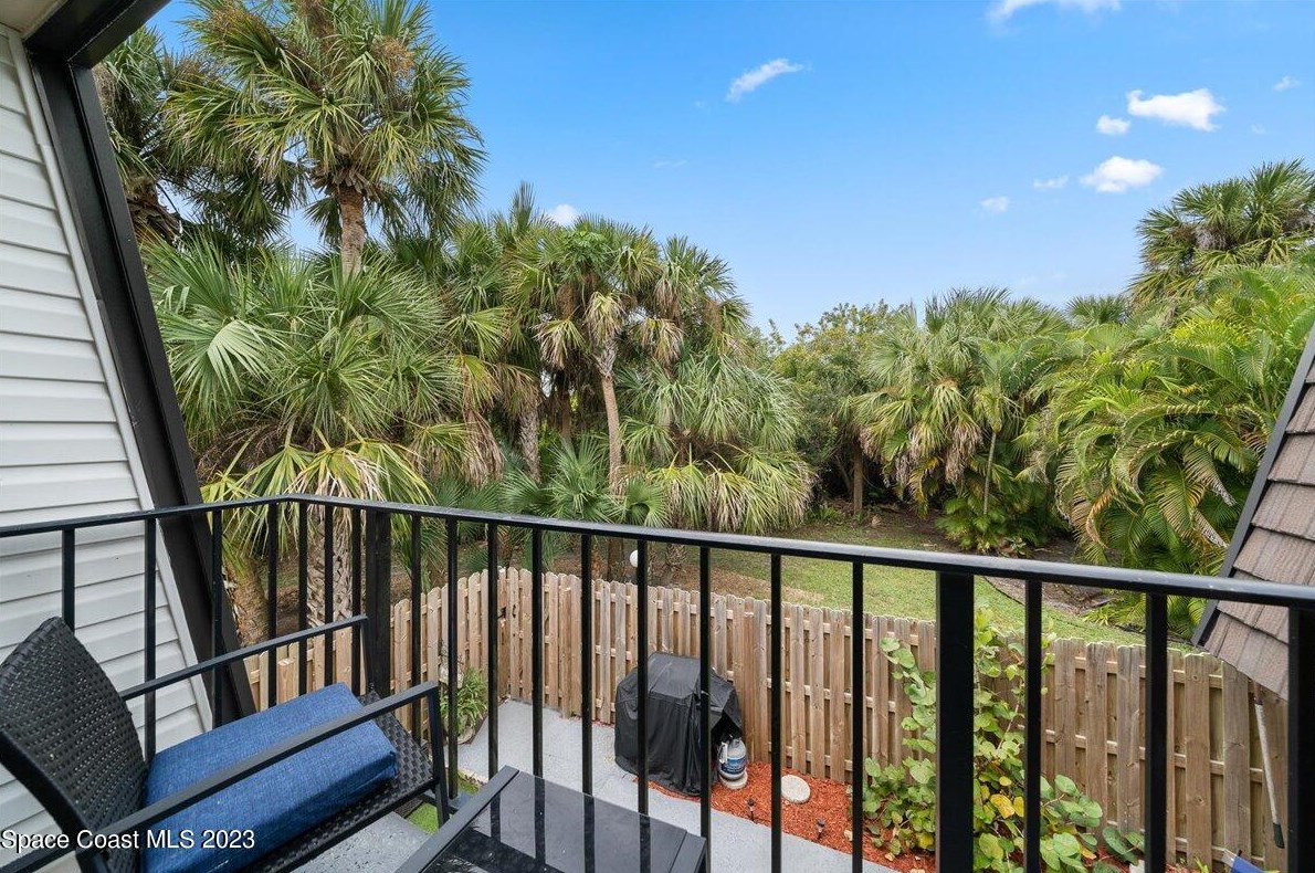 2113 Vista Oaks Cir, Melbourne FL  32905-3121 exterior