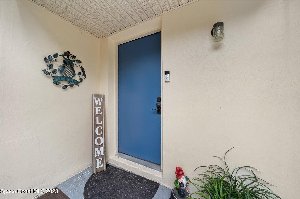 2113 Vista Oaks Cir, Melbourne FL  32905-3121 exterior