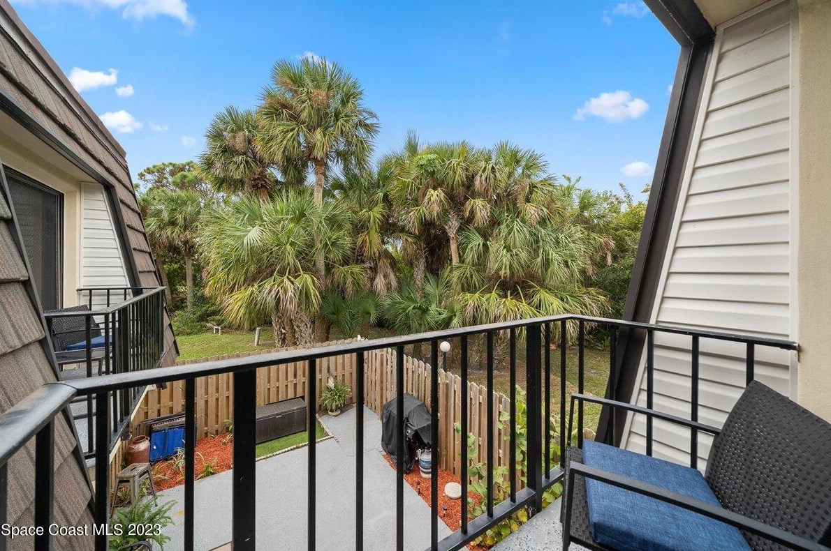 2113 Vista Oaks Cir, Melbourne FL  32905-3121 exterior