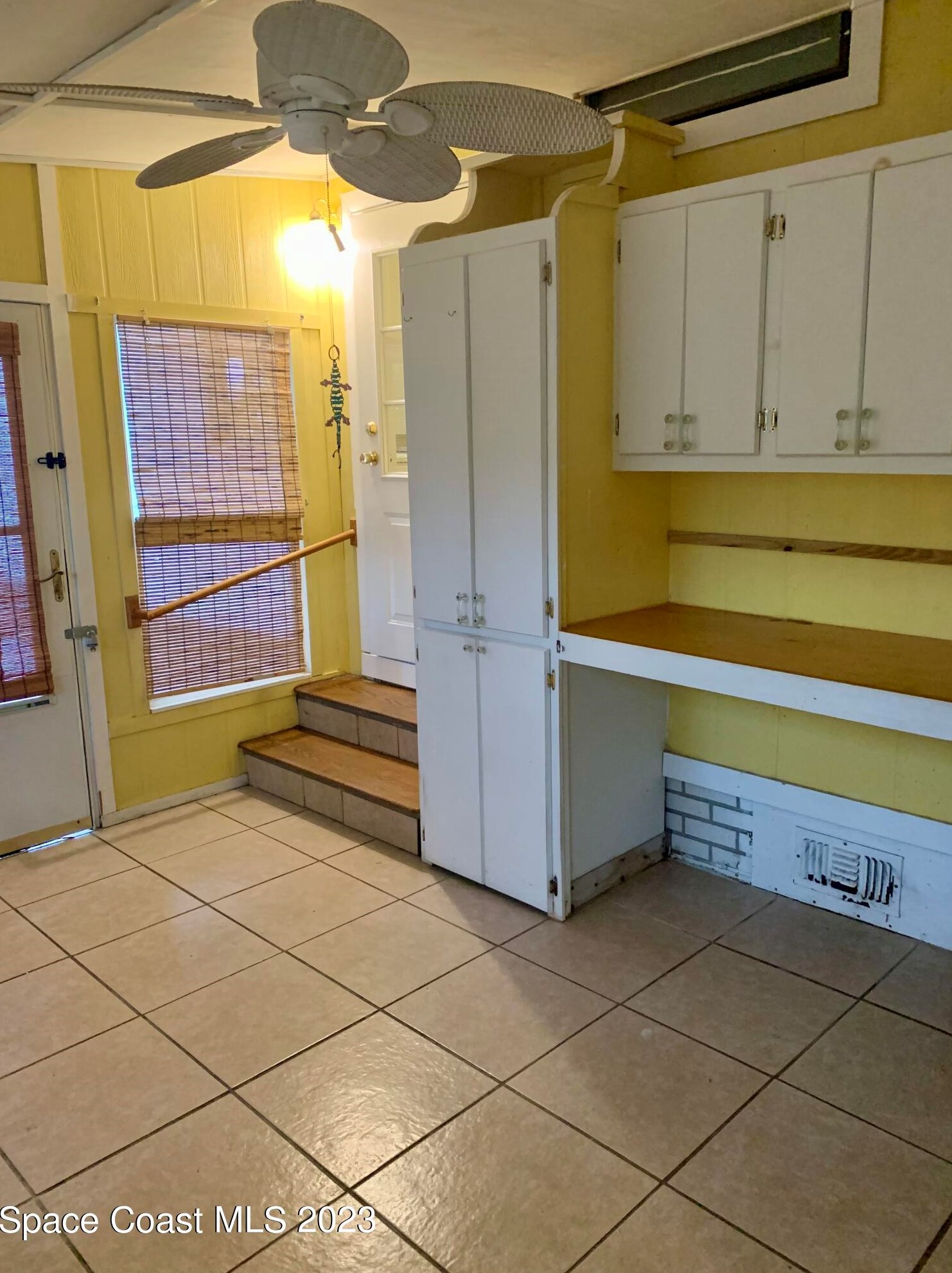 706 Periwinkle Cir, Sebastian FL  32976-7675 exterior