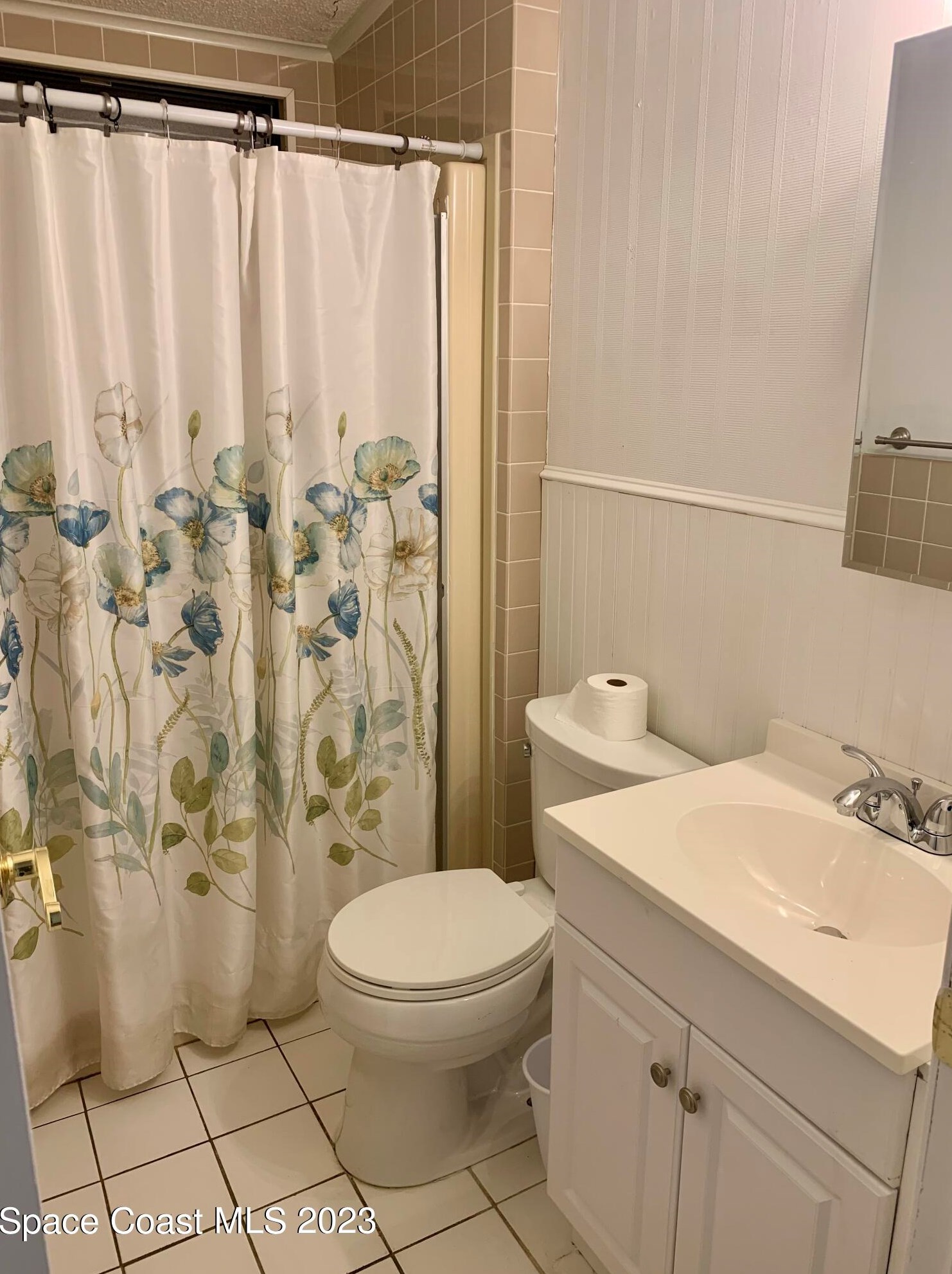 706 Periwinkle Cir, Sebastian FL  32976-7675 exterior