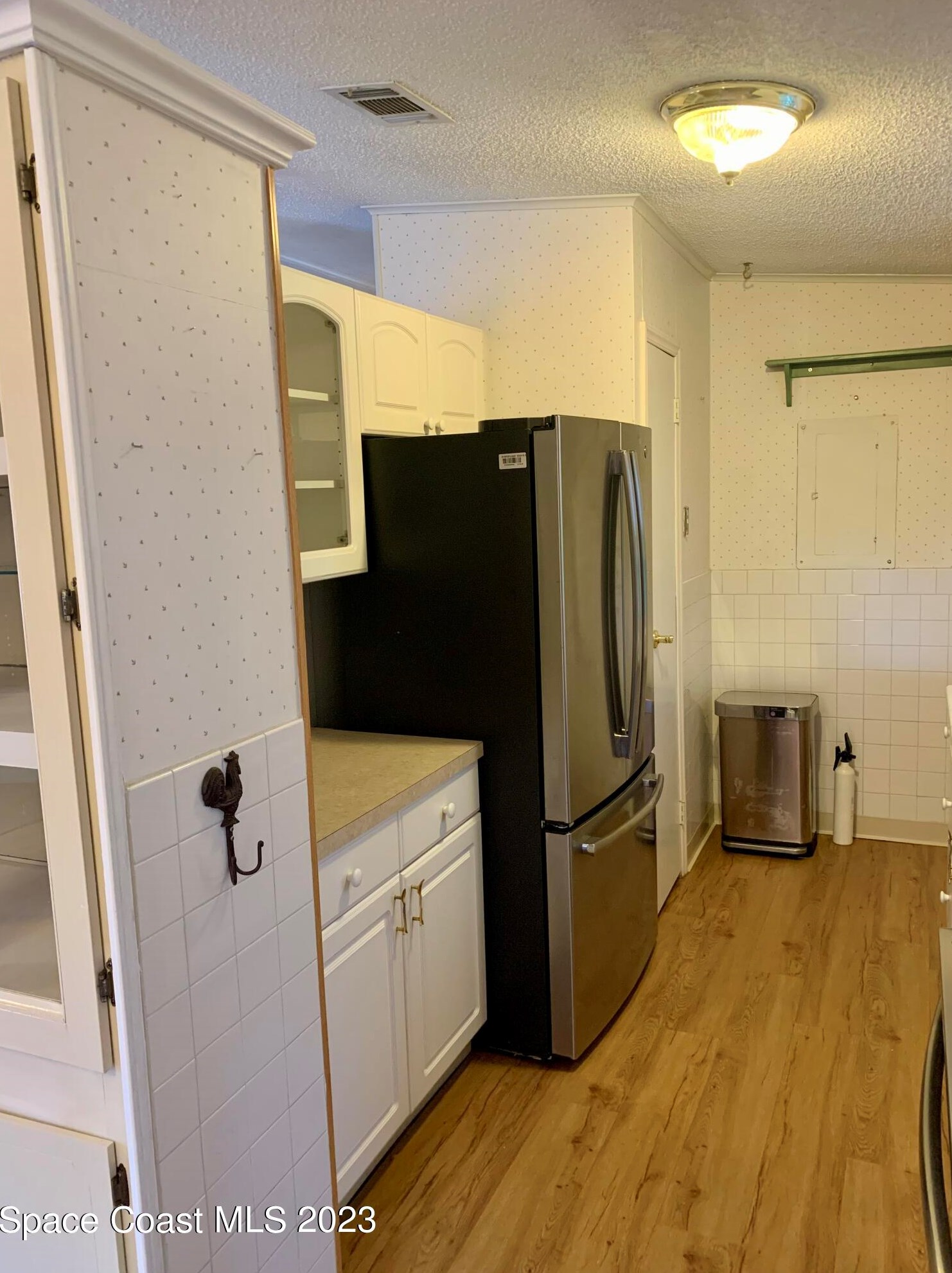 706 Periwinkle Cir, Sebastian FL  32976-7675 exterior