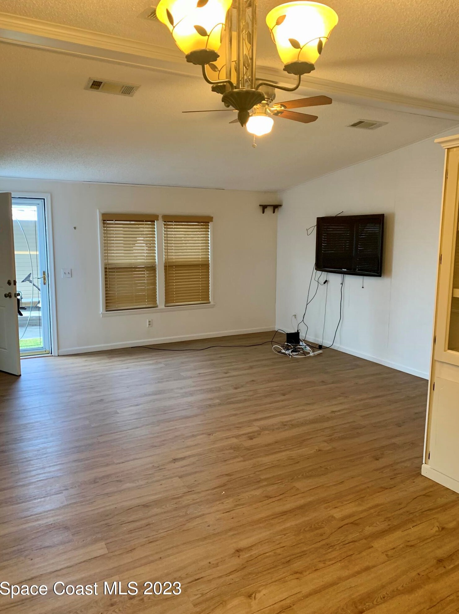 706 Periwinkle Cir, Sebastian FL  32976-7675 exterior