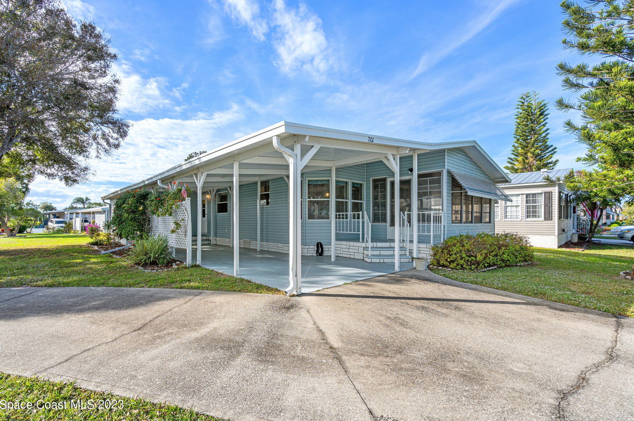 701 Gladiolus Dr, Sebastian FL  32976-7670 exterior