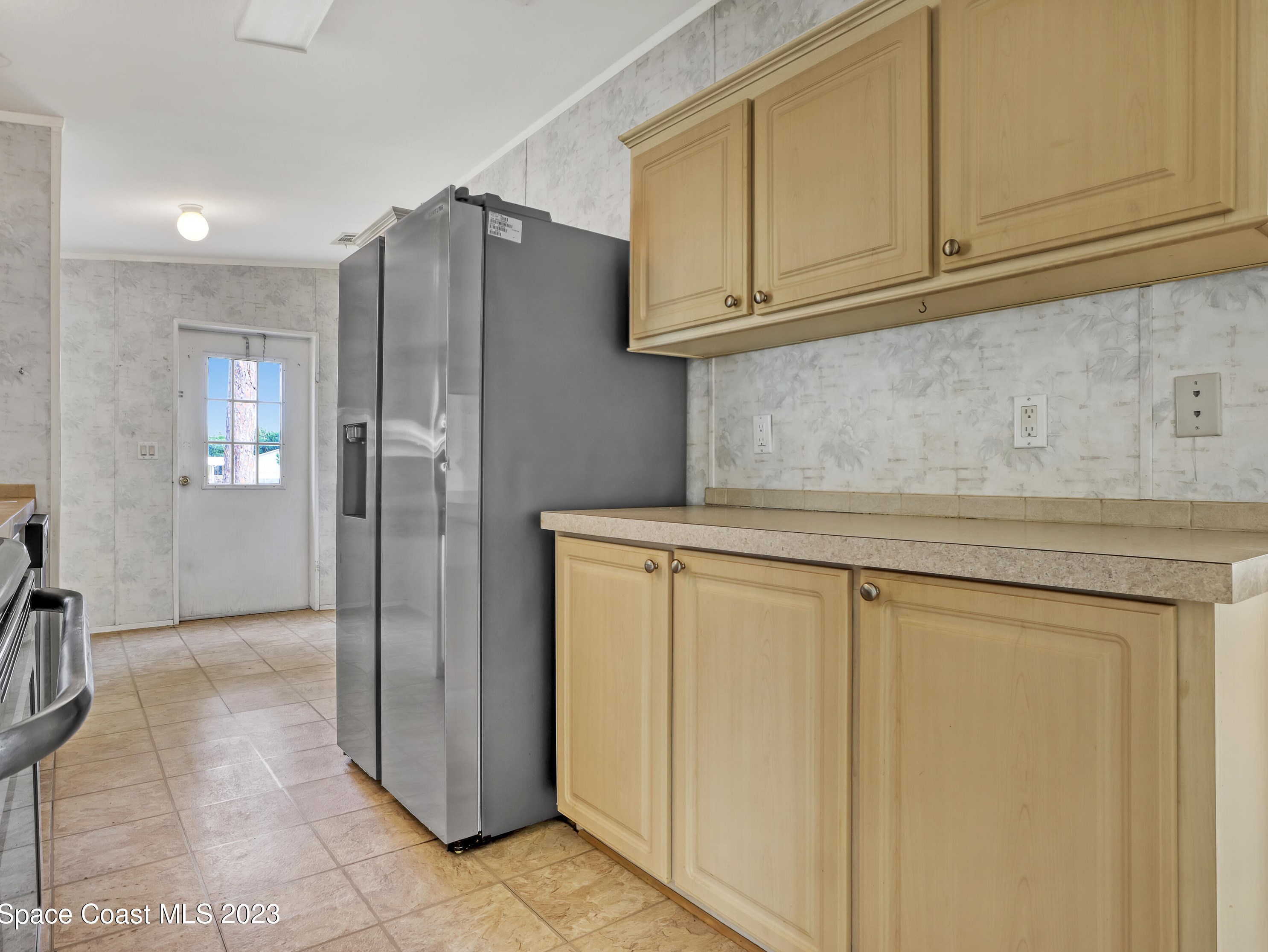 411 Egret Cir, Sebastian FL  32976-7483 exterior