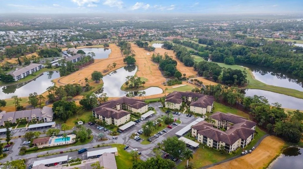 228 Fox Glen Dr, Naples FL 34104-5165 exterior