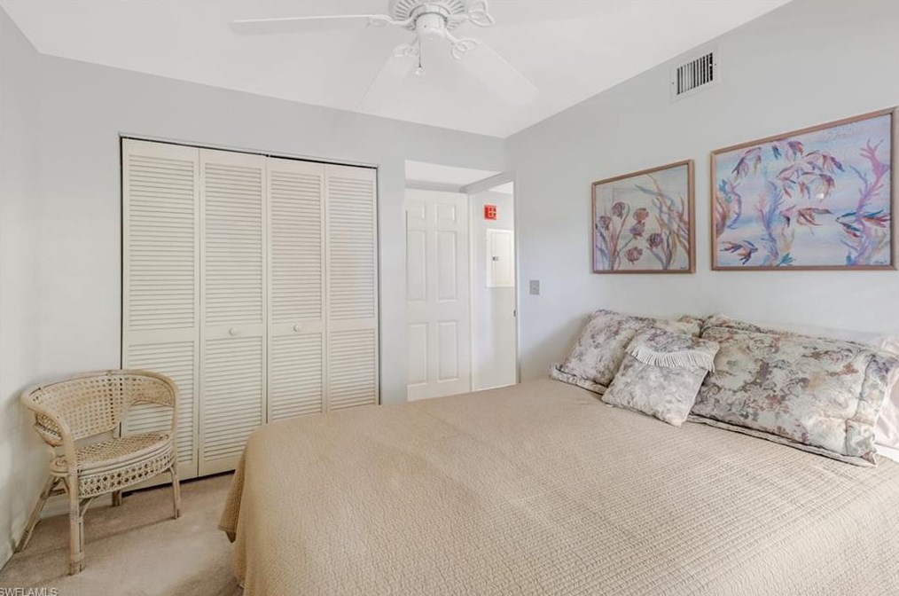 228 Fox Glen Dr, Naples FL 34104-5165 exterior