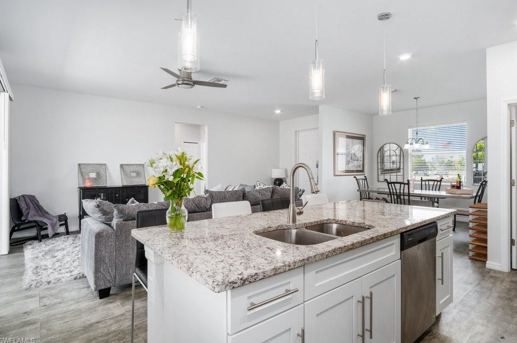 1118 20th St, Cape Coral FL  33990-4585 exterior