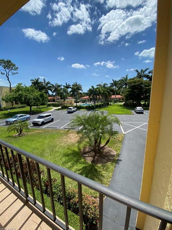 1085 Forest Lakes Dr, Naples FL  34105-2295 exterior
