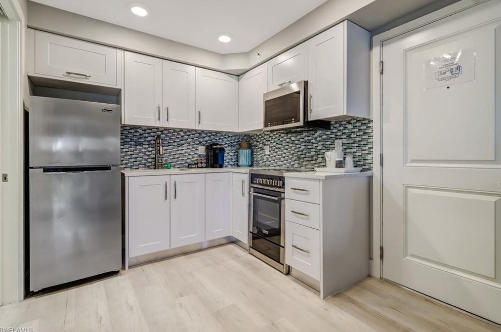 900 Broad Ave S #230-231, Naples, FL 34102