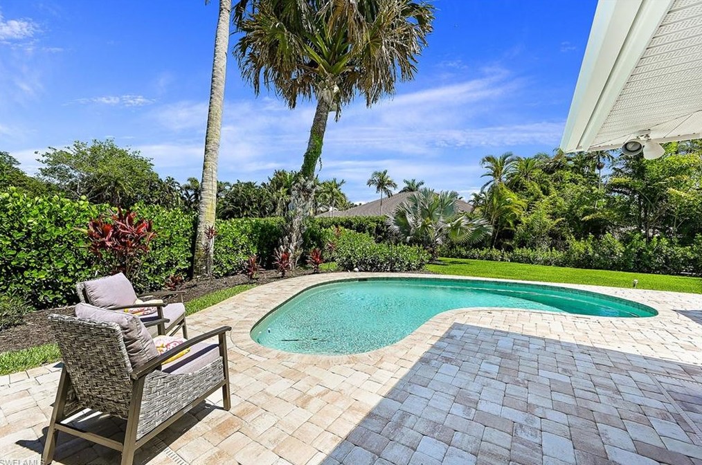 540 Rudder Rd, Naples, FL 34102