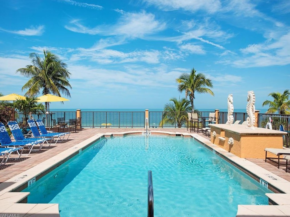 28016 Castellano Way, Naples FL  34110-2875 exterior