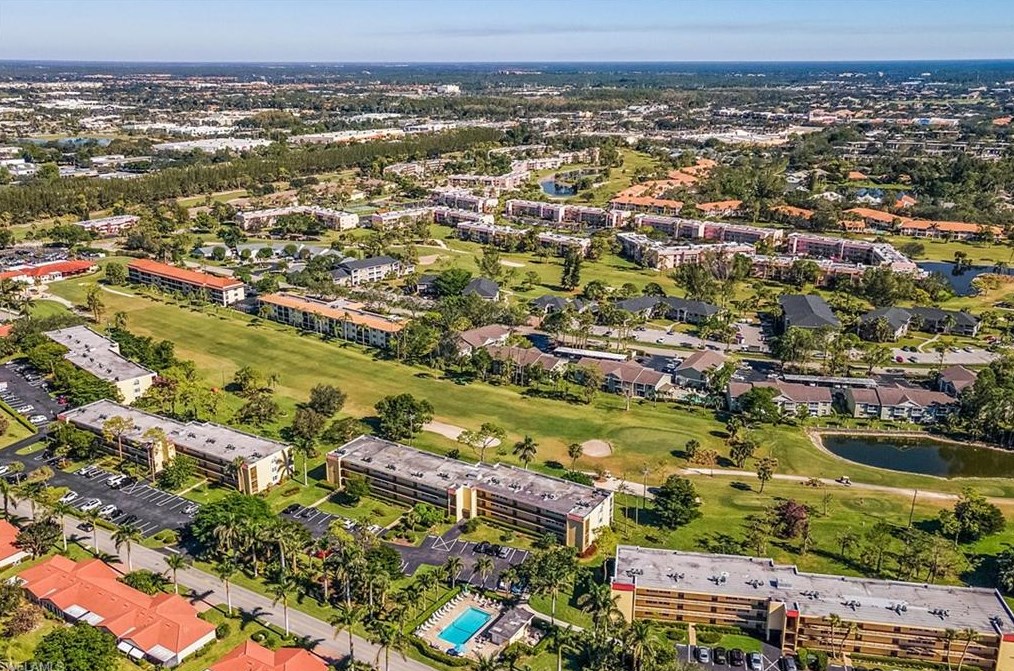 1085 Forest Lakes Dr, Naples FL  34105-2295 exterior