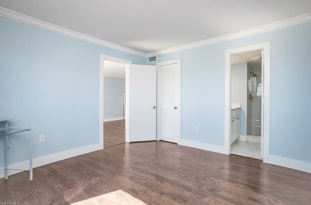 190 Turtle Lake Ct #311, Naples, FL 34105