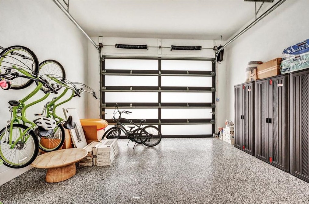 681 93 Ave, Naples FL 34108-2438 exterior