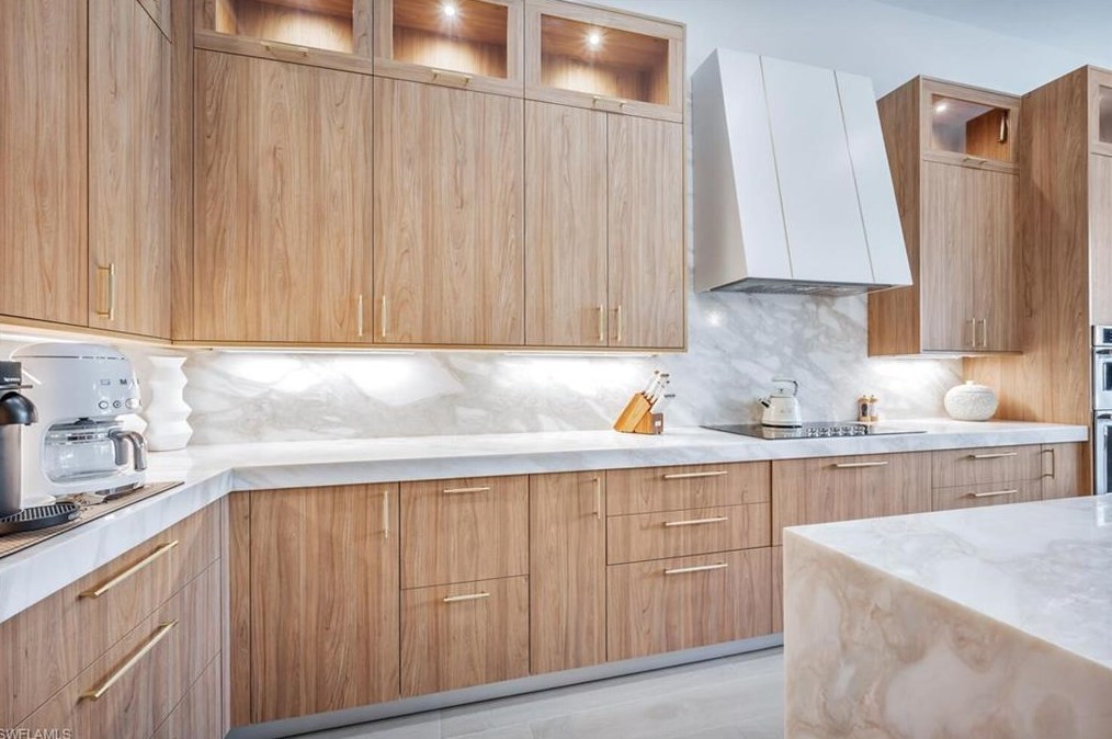 681 93 Ave, Naples FL 34108-2438 exterior