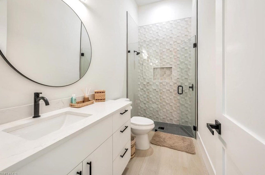 681 93 Ave, Naples FL 34108-2438 exterior