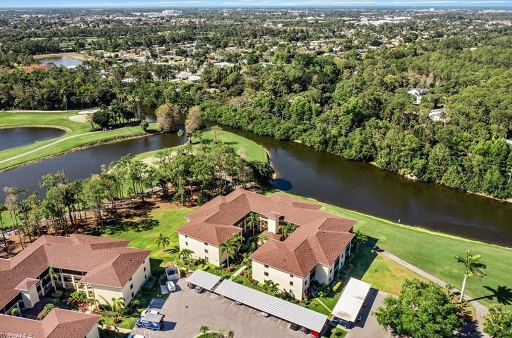 228 Fox Glen Dr, Naples FL 34104-5165 exterior