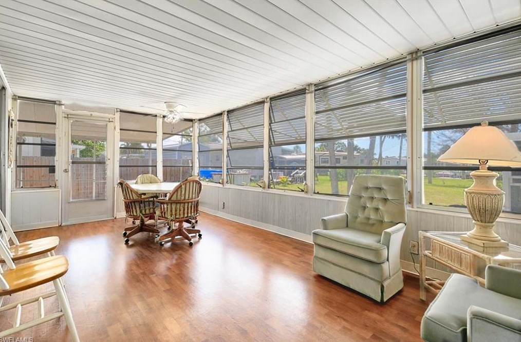 18 Henderson Dr, Naples FL 34114-8232 exterior