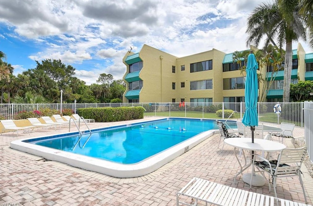 955 Palm View Dr #b-309, Naples, FL 34110