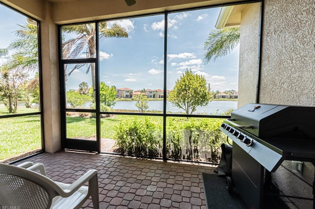 10462 Carolina Willow Dr, Fort Myers FL  33913-8804 exterior