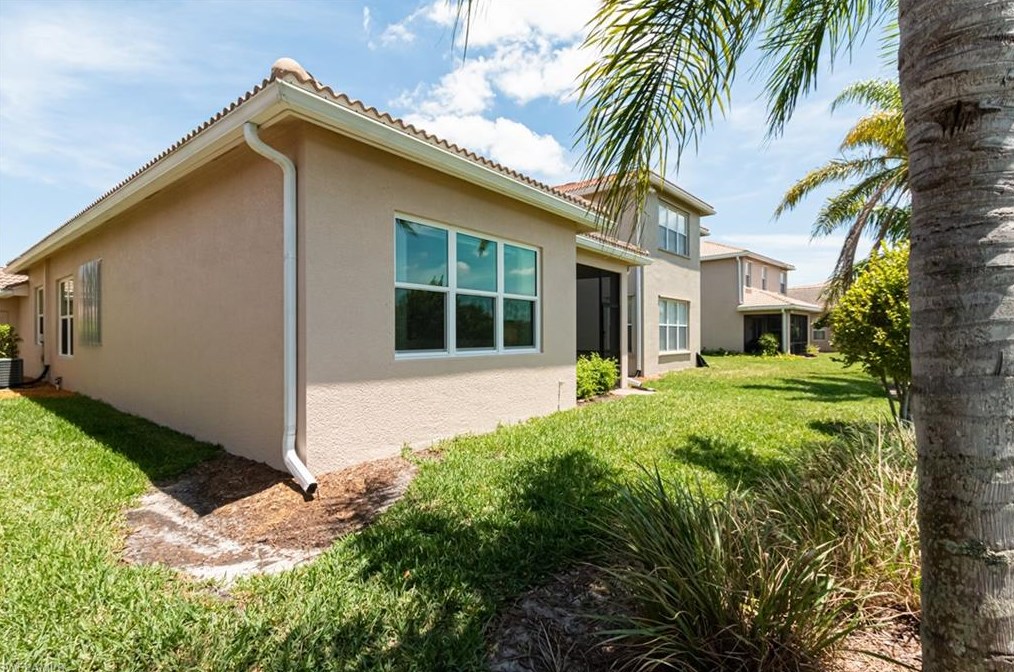 10462 Carolina Willow Dr, Fort Myers FL  33913-8804 exterior