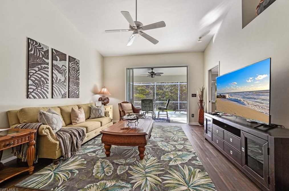 5355 Whitten Dr #90, Naples, FL 34104