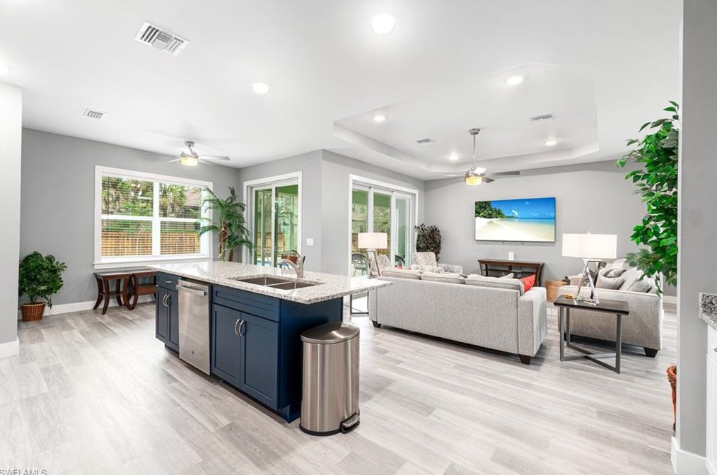 28124 Sunset Dr, Bonita Springs FL  34134-7503 exterior